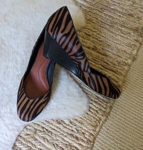 Johnston & Murphy Women's Calfhair Animal Print Low Wedge